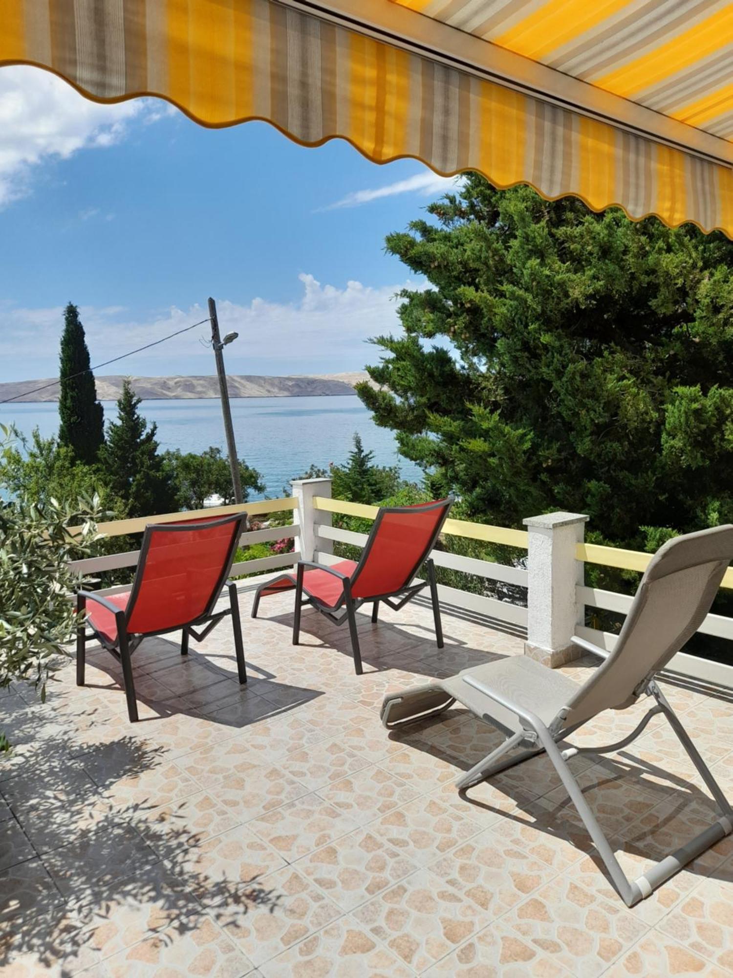 Apartment Milka By The Sea Karlobag Exterior photo